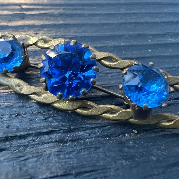 Vintage Blue Crystal Brooch Pin SIGNED AUSTRIA Rhinestone Woven Brass Prong Set - Picture 6 of 14